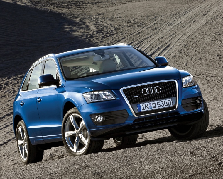 2012 Audi Q5 3 2 Quattro In Moonlight Blue Metallic Color Static Front Right View Picture Image